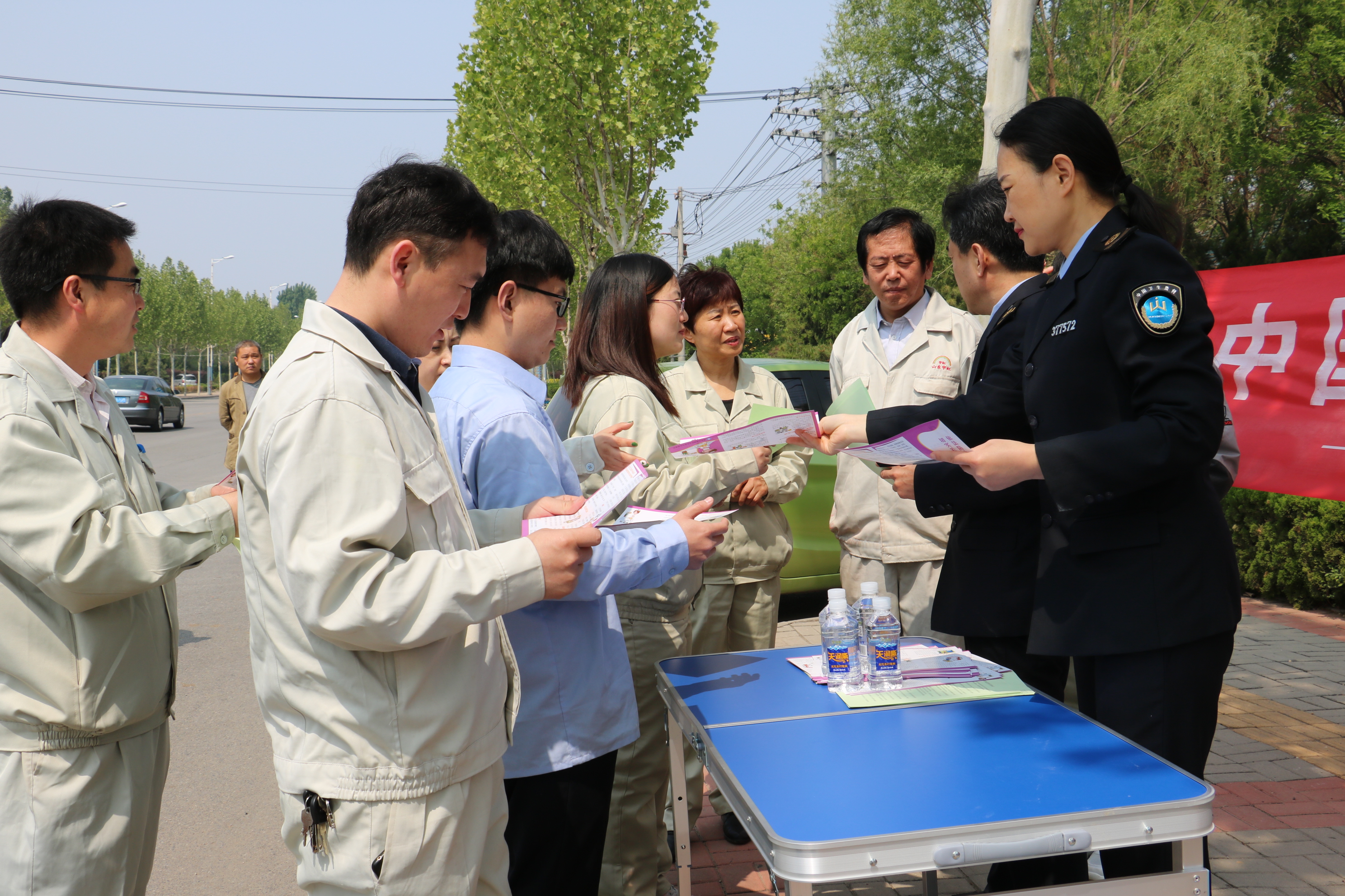 衛(wèi)生健康局走進【宇虹顏料】—健康中國，職業(yè)健康同行