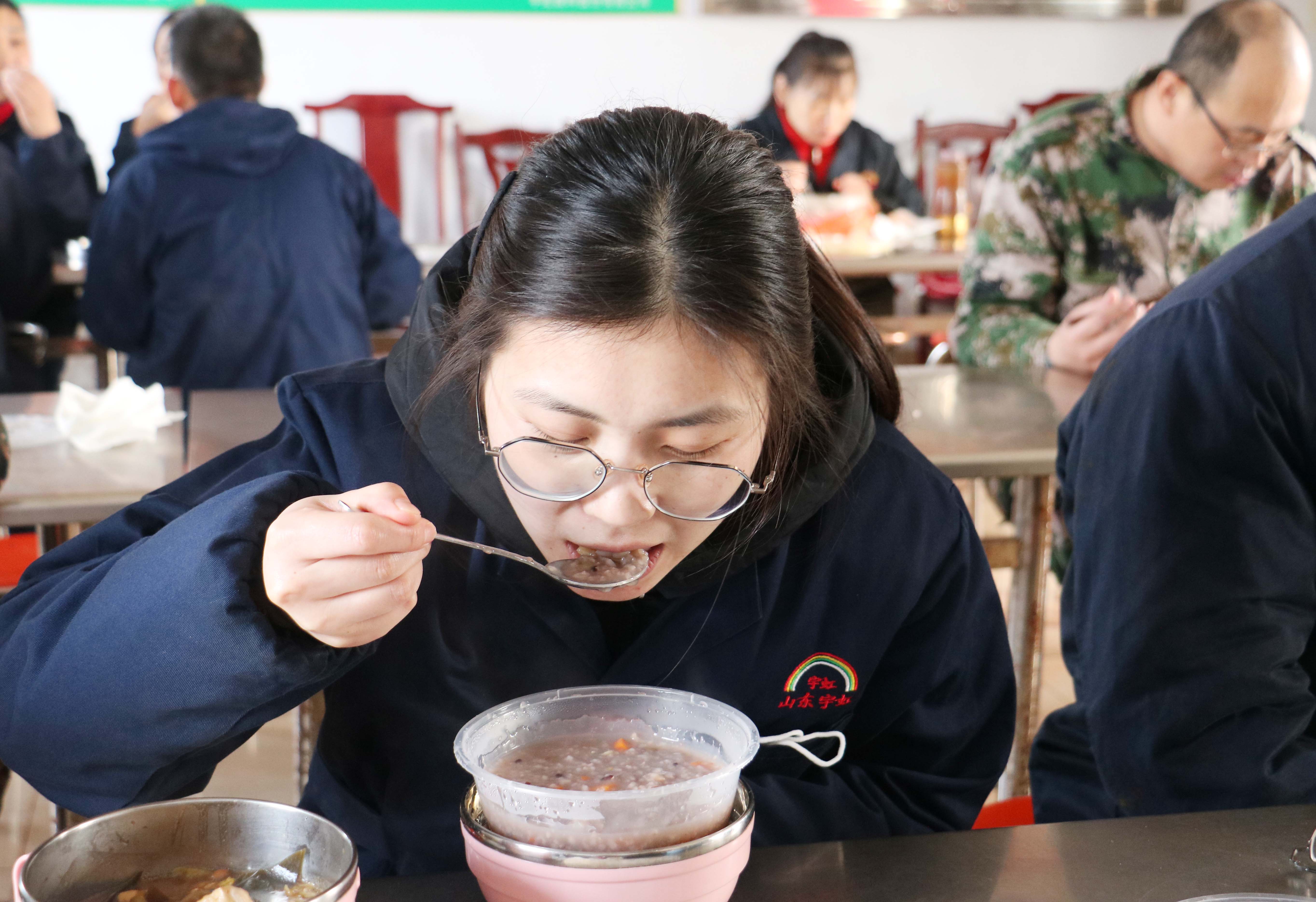 【宇虹顏料】臘八粥飄香，情暖意更長(zhǎng)